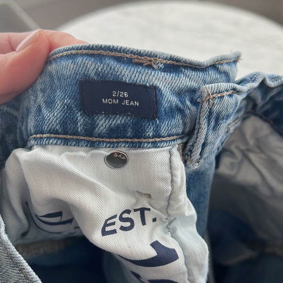 Gap Mom Jeans Size 26 - Picture 5 of 6